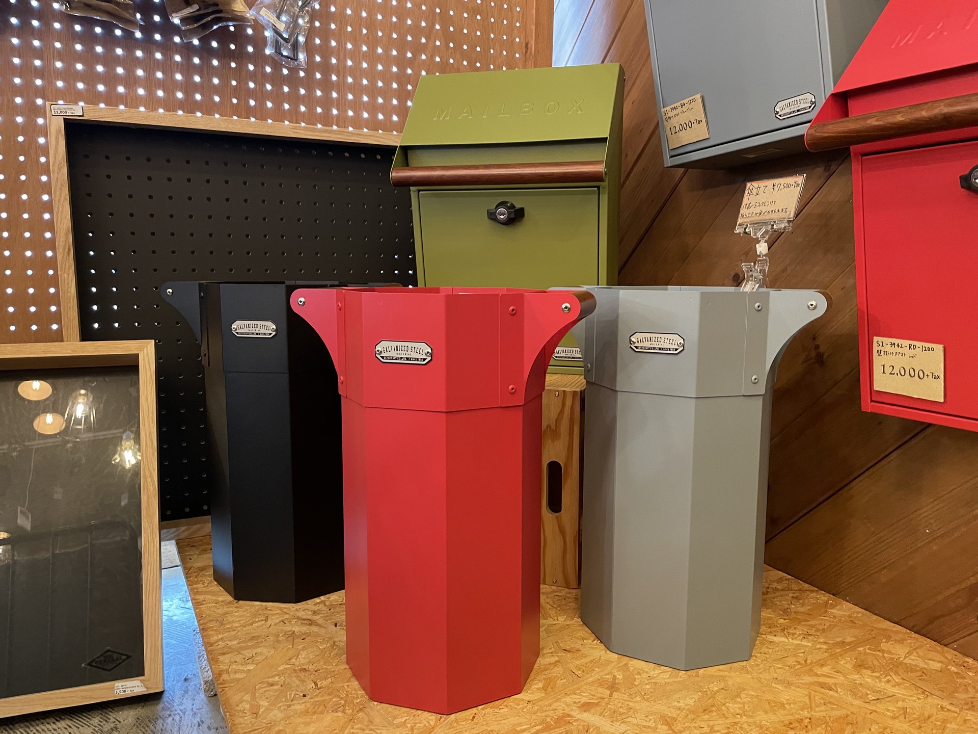 スタイリッシュな傘立て