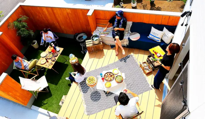 リビングと外をつなぐ「ウッドデッキ・テラス」